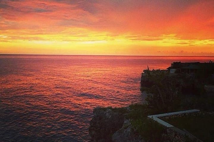 Rick's Cafe Sunset Private Tour: Negril Cliff Jumps & Glass-Bottom Boat photo 5