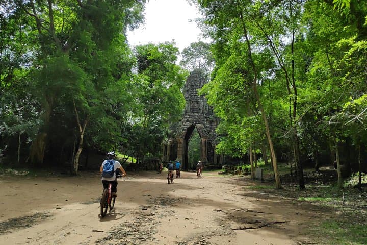 Siem Reap 3-Day Classic Cycling Tour: Angkor Temples & Tonle Sap photo 4