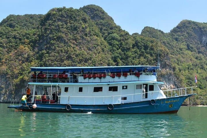 Phi Phi Island Big Boat Tour: Full-Day Snorkeling & Sightseeing from Phuket photo 4