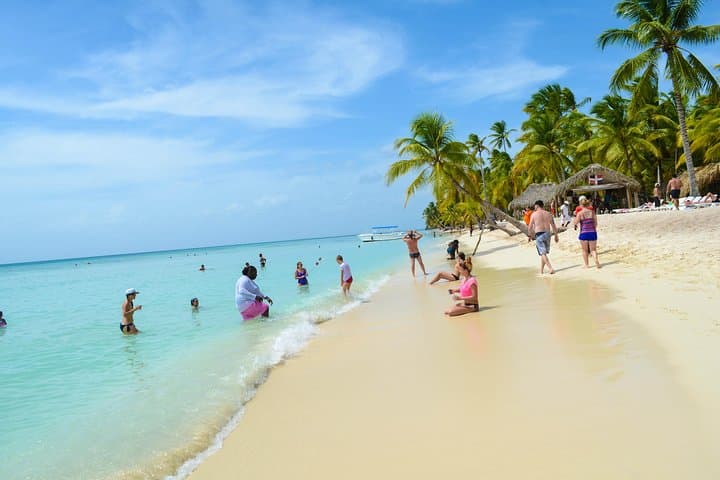 Saona Island Day Trip from Punta Cana: Speedboat, Natural Pool & Beach Time