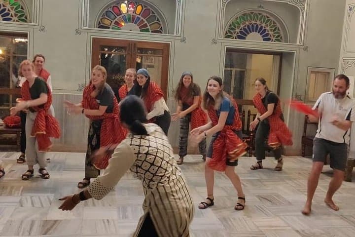 Bollywood Dance Class in Jaipur: Learn Hindi Movie Moves in a Heritage Hall photo 4