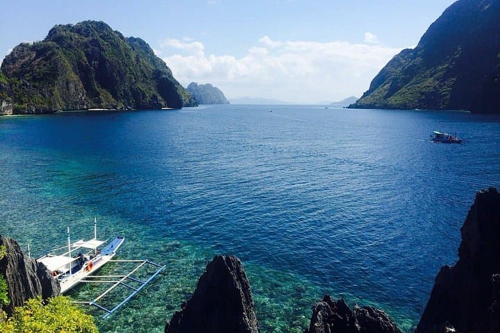 Off-the-Beaten-Path Private Island Hopping in El Nido — Sibaltan & Linapacan