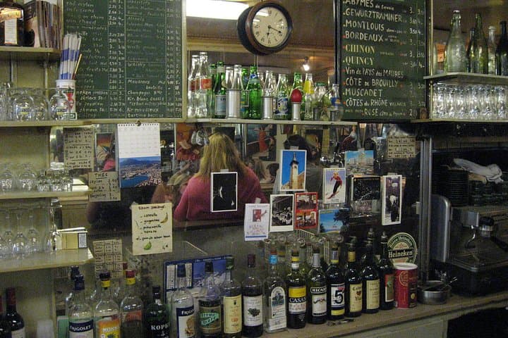 Paris Private Wine Tasting and Walk: Left Bank & Montmartre Wine Tour photo 5