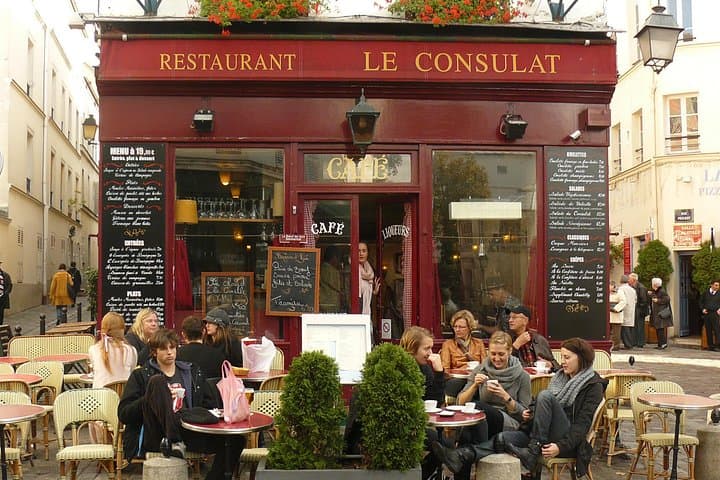 Paris Private Wine Tasting and Walk: Left Bank & Montmartre Wine Tour