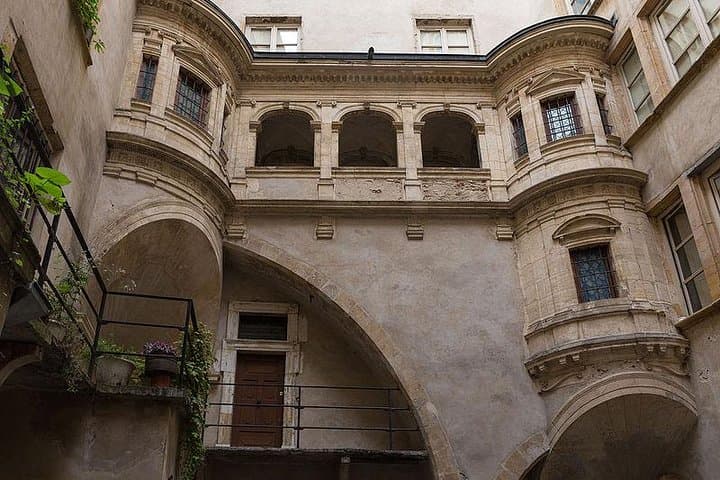 Lyon Highlights Walking Tour — Traboules, Croix-Rousse & Vieux Lyon photo 3