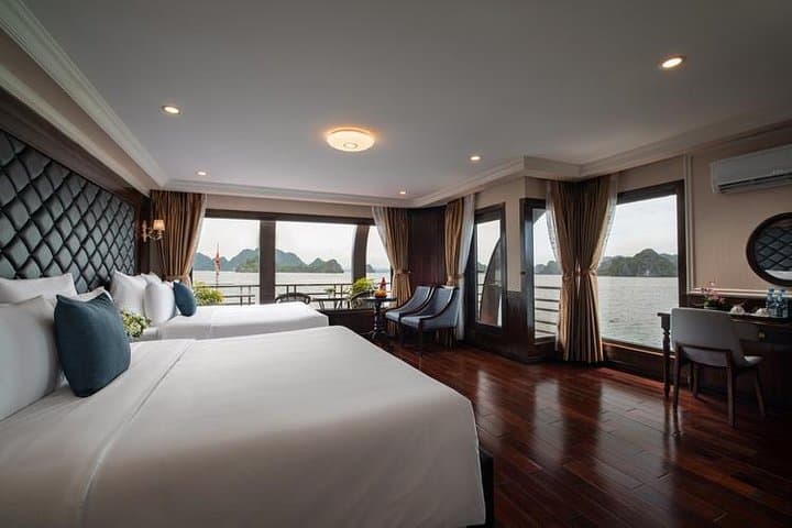 Lan Ha Bay Overnight Cruise on La Pandora: 2-Day Ha Long Bay Experience