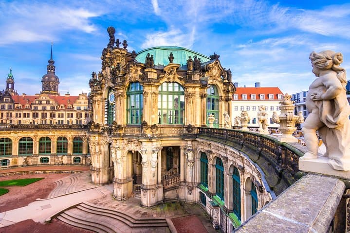 Prague to Bastei Bridge: Full-Day Private Tour of Saxon Switzerland & Dresden