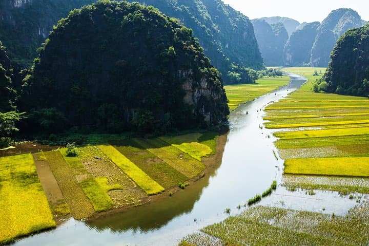 Ninh Binh Day Trip: Mua Cave Hike, Trang An Boat Ride & Folk Music Experience photo 2