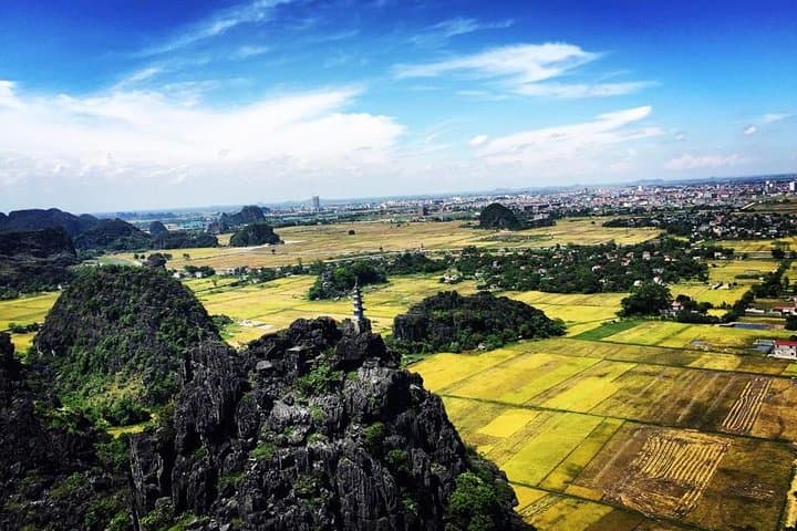 Ninh Binh Day Trip: Mua Cave Hike, Trang An Boat Ride & Folk Music Experience photo 1