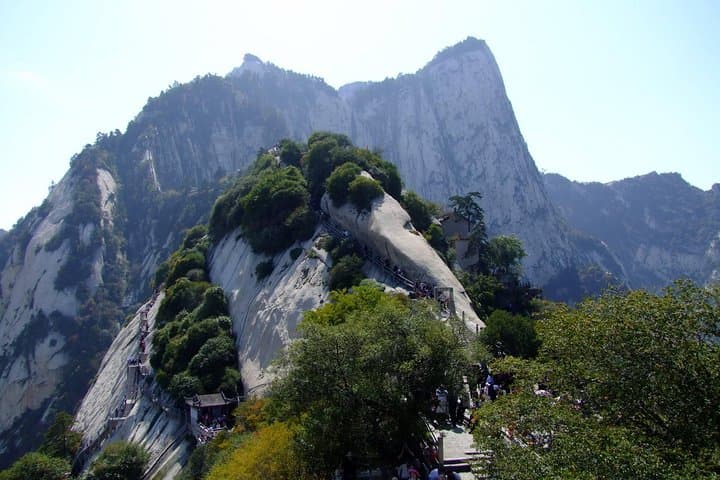 Private Day Hike to Mount Hua (Huashan) from Xi'an — Peaks, Ridges & Cable Car Options photo 5