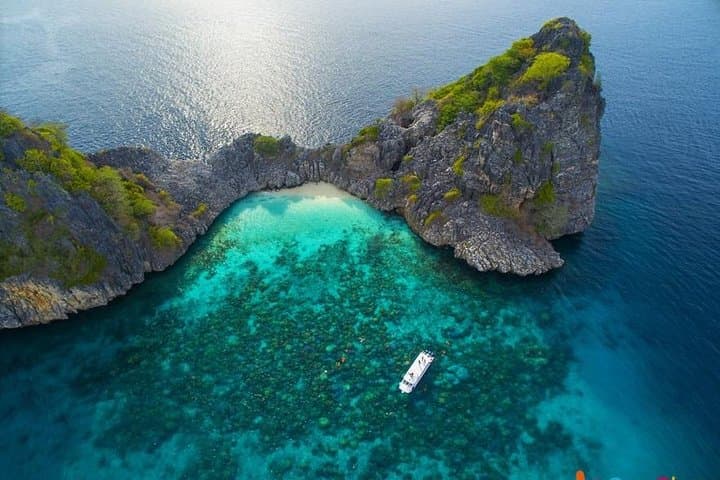 Rok Island Catamaran Snorkeling — Day Trip from Phuket to Koh Rok photo 3