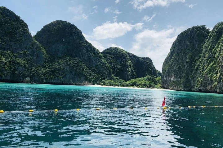 Phi Phi and Bamboo Islands Speedboat Day Trip from Phuket: Maya Bay, Snorkeling & Pileh Lagoon photo 3