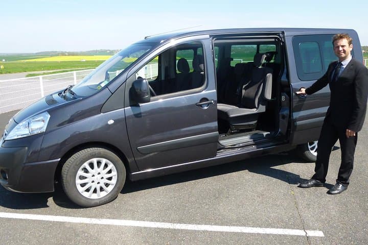 Kandy to Mirissa Private Transfer via Peradeniya Botanical Gardens