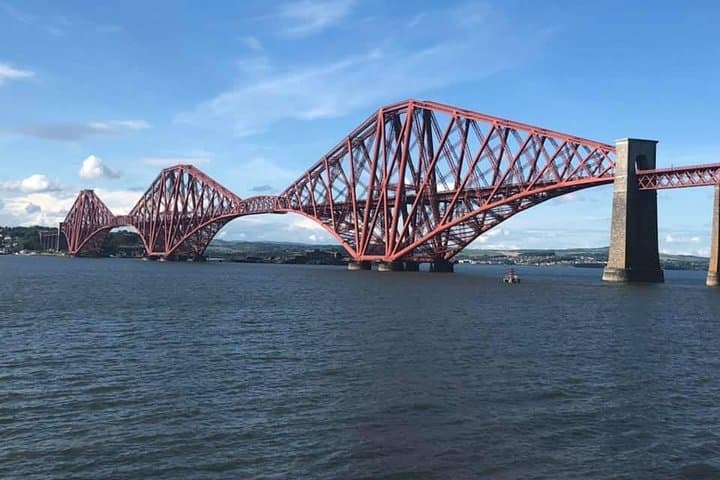 Central Scotland Private Day Tour — Forth Bridges, Stirling & Linlithgow