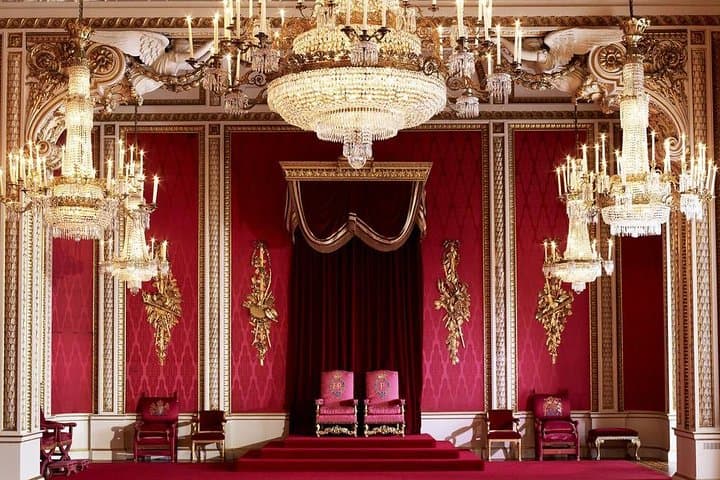 Full Royal Tour: Buckingham Palace, Westminster & Changing of the Guard photo 4