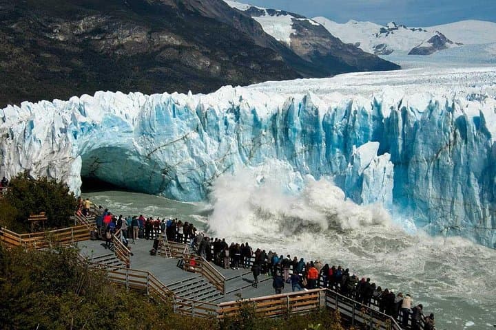 Perito Moreno Glacier Full-Day: Guided Walkways & One-Hour Boat from El Calafate photo 4