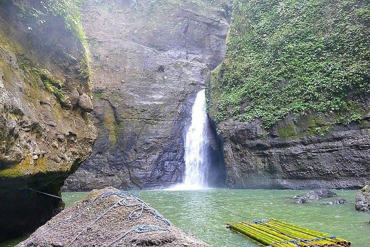 Shooting the Rapids to Pagsanjan Falls: Day Trip from Manila photo 4