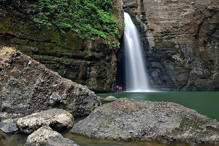 Shooting the Rapids to Pagsanjan Falls: Day Trip from Manila photo 6