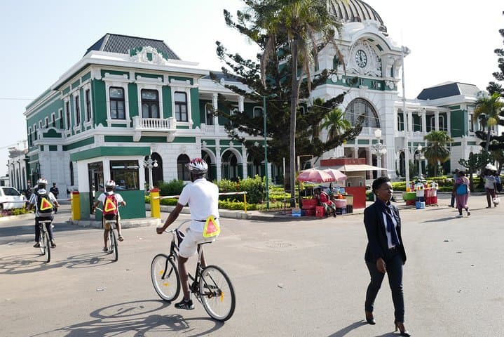 Maputo Short Cycle: Promenade and Downtown Bike Tour photo 4