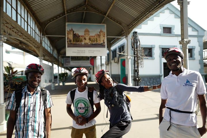Maputo Short Cycle: Promenade and Downtown Bike Tour photo 5
