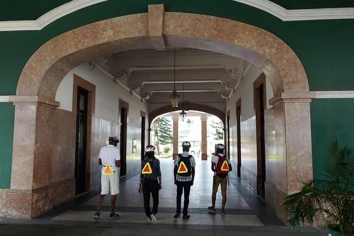 Maputo Short Cycle: Promenade and Downtown Bike Tour photo 6