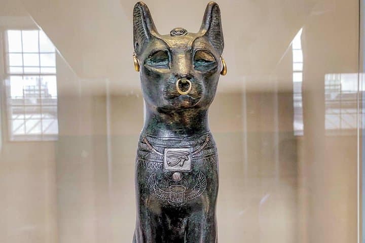 Crash Course in Archaeology at the British Museum: Guided Tour of Ancient Treasures