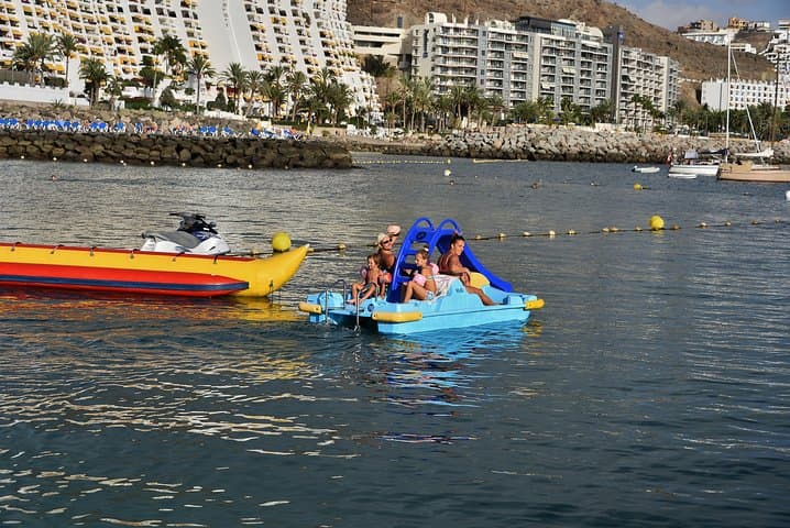 Pedalo at Anfi Beach: Hour-Long Pedal Boat Rental for Snorkeling in Gran Canaria photo 3