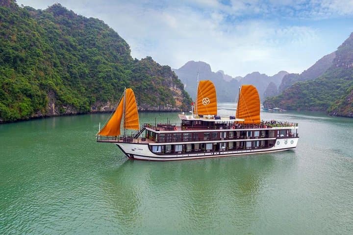 Halong Bay Peony Cruise: 2-Day Luxury Lan Ha Bay Escape