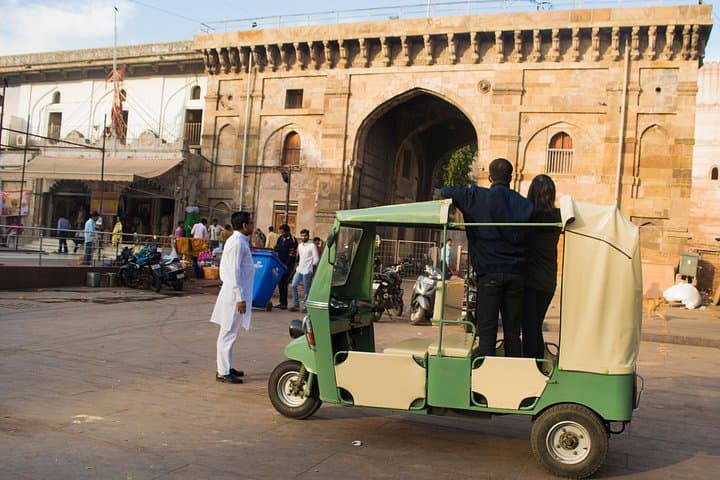 Rickshaw Through Old Ahmedabad: 3-Hour Heritage Tour of Havelis, Mosques & Stepwells