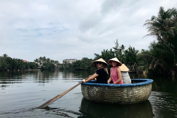 Hoi An Organic Farm Experience: Rural Cycling, Basket Boat & Cooking Class