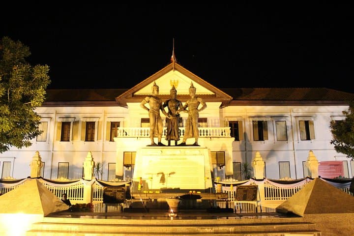 Chiang Mai Night Tuk-Tuk Tour: Private Evening Through Old City Temples & Night Bazaar photo 4
