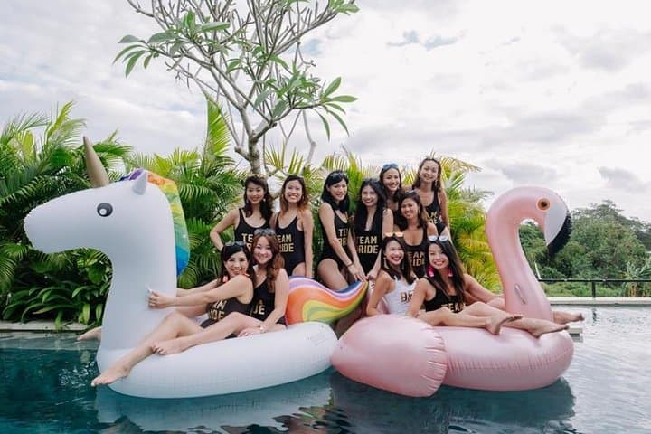 Private Seminyak Photo Session — Local Photographer for Couples, Families & Honeymoons photo 5