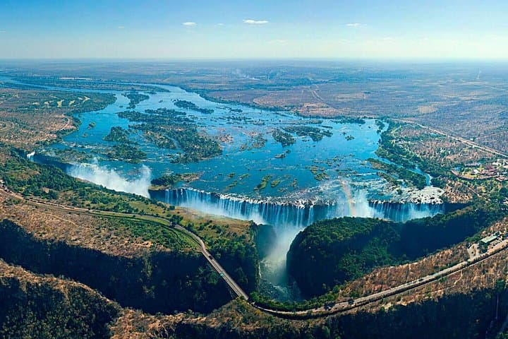 Luxury 5-Day Victoria Falls & Chobe Safari — Falls, Boat Cruises and Game Drives photo 1