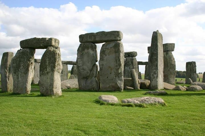 Salisbury, Stonehenge & Bath Day Trip from London or Southampton