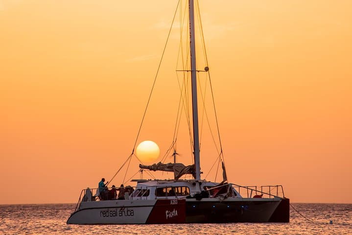 Aruba Sunset Catamaran Cruise: Open-Bar Sail from Palm Beach photo 2
