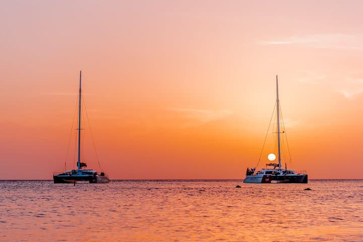 Aruba Sunset Catamaran Cruise: Open-Bar Sail from Palm Beach photo 4