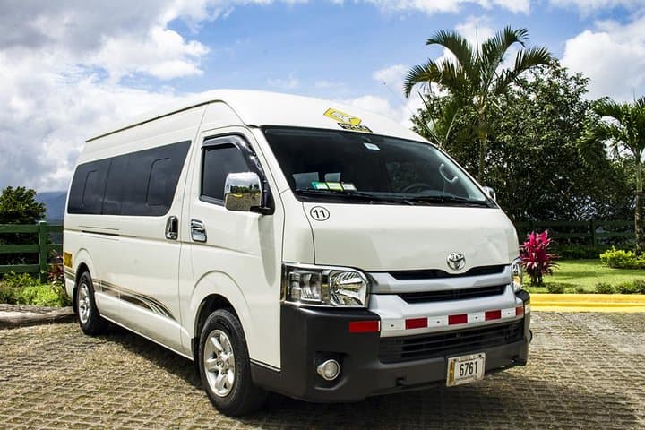Private Transfer La Fortuna to Manuel Antonio — Door-to-Door Minivan (1–6 pax) photo 3