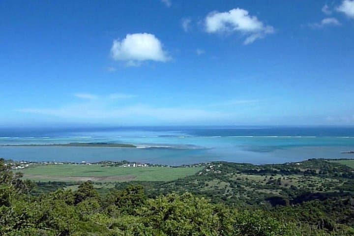 Private Mauritius South Day Tour — Chamarel, Grand Bassin & Trou aux Cerfs photo 1