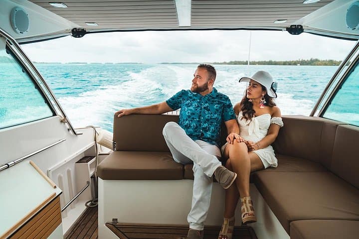 Bora Bora Private Photo Tour: Luxury Lagoon Cruise with Pro Photographer photo 2