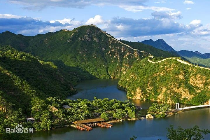 Huanghuacheng Lakeside Great Wall: Private Day Tour from Beijing