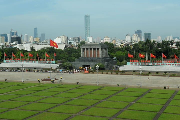 Full-Day Private Hanoi City Tour: Temple of Literature, Ho Chi Minh Mausoleum & Old Quarter Cyclo