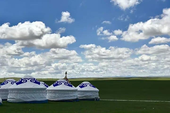 4-Day Hohhot to Inner Mongolia Grasslands & Kubuqi Desert Adventure