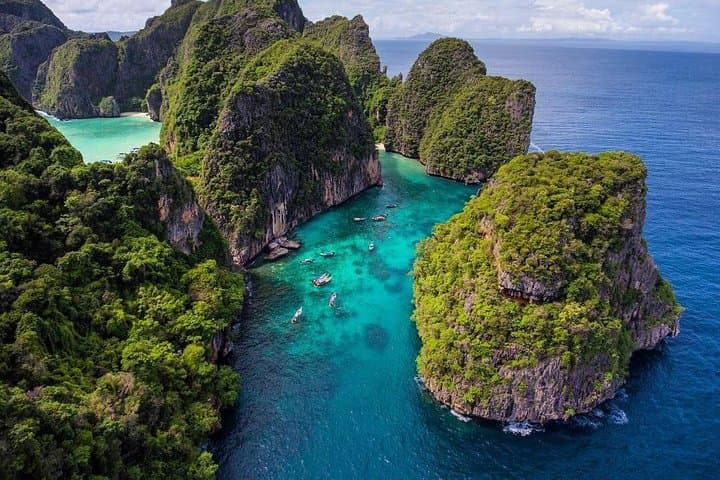 Full-Day Phi Phi Islands Speedboat Tour to Maya Bay & Khai Island photo 4