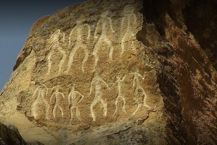 Gobustan and Mud Volcano Tour from Baku — Petroglyphs, Geology & Practical Guide photo 5