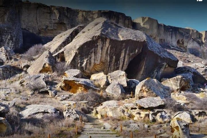 Gobustan and Mud Volcano Tour from Baku — Petroglyphs, Geology & Practical Guide photo 6