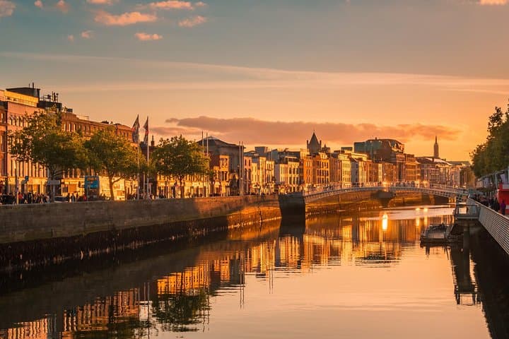 Dublin Private Luxury Car Tour — Guinness, Book of Kells & Custom City Routes