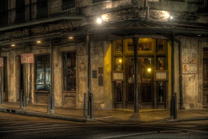 New Orleans Killers and Thrillers Tour: French Quarter Ghost & True Crime Walking Tour photo 4