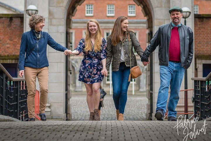 Dublin Group Photoshoot: Capture Friends & Colleagues in Iconic City Scenes photo 6