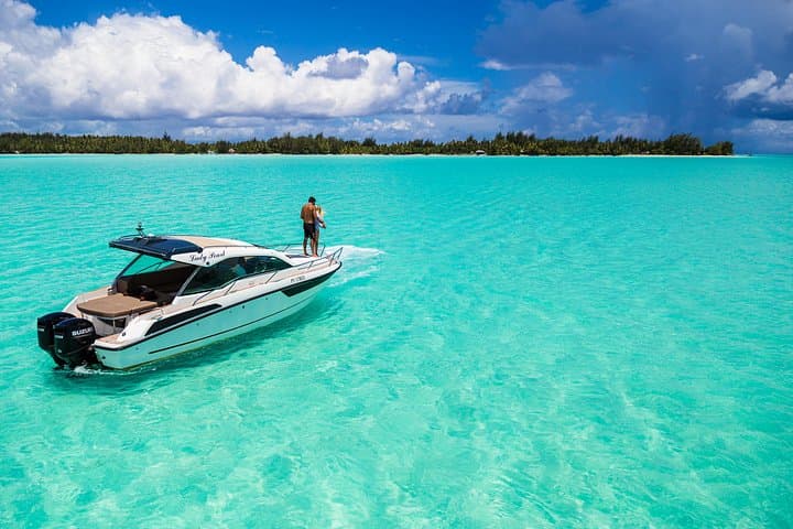 Bora Bora Private Photo Tour: Luxury Lagoon Cruise with Pro Photographer photo 4