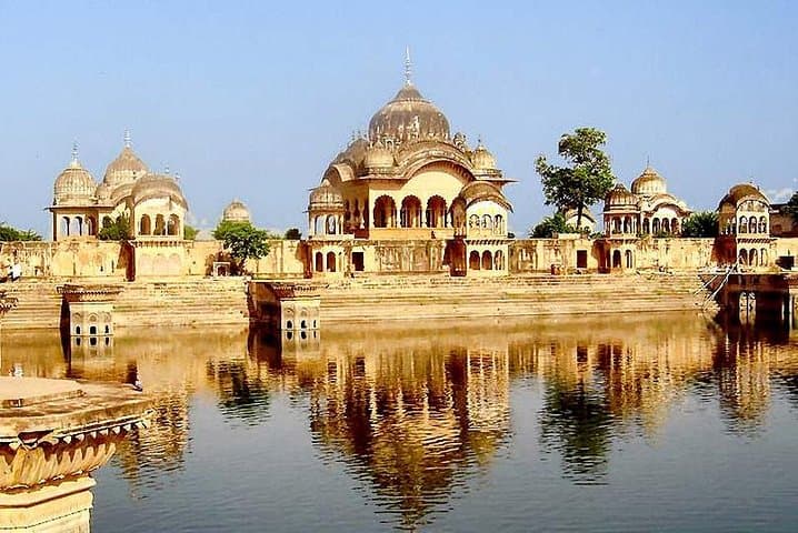 Sunrise to Aarti: Same-Day Taj Mahal, Mathura & Vrindavan Cultural Day Trip from Delhi photo 6